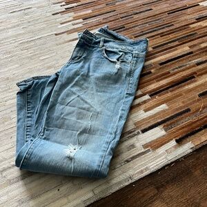 American eagle Distressed Blue Jeans
